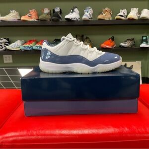 AIR JORDAN 11 RETRO LOW MIDNIGHT NAVY SZ 10.5 USED